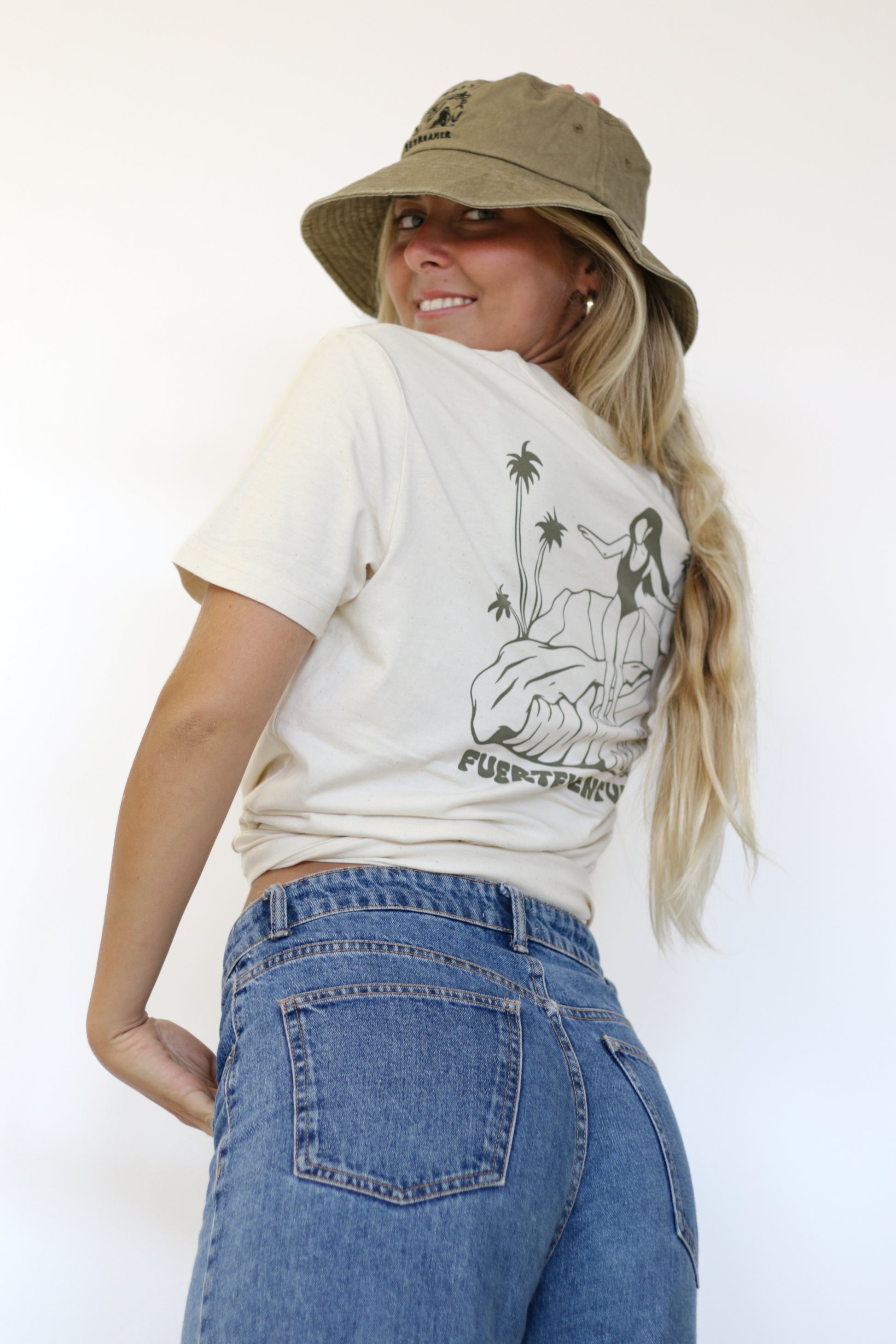 Surf Girl Fuerteventura - T-shirt Unisex Natural Raw - Be Dreamer Clothing