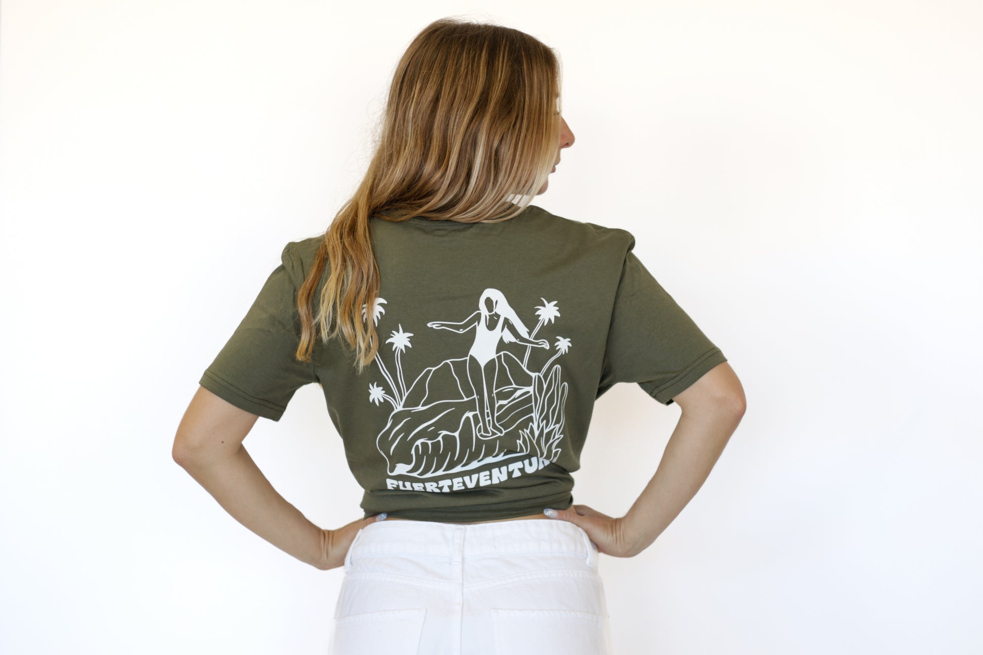 Surf Girl Fuerteventura - T-shirt Unisex Khaki - Be Dreamer Clothing