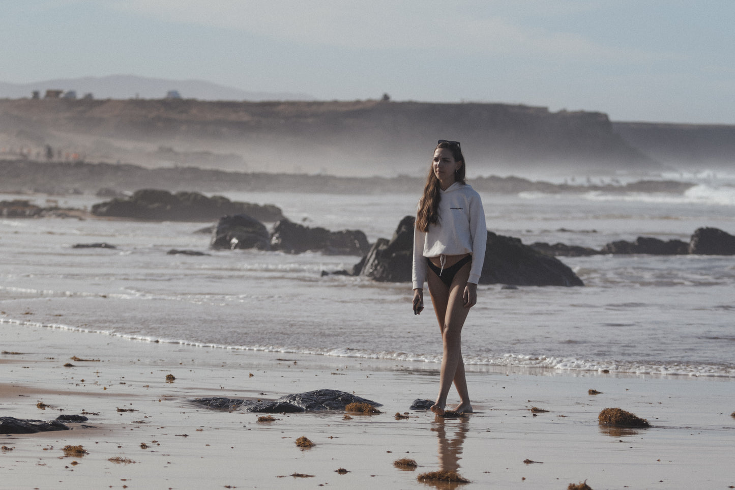 Surf Girl Fuerteventura - Hoodie Woman Natural Raw - Be Dreamer Clothing