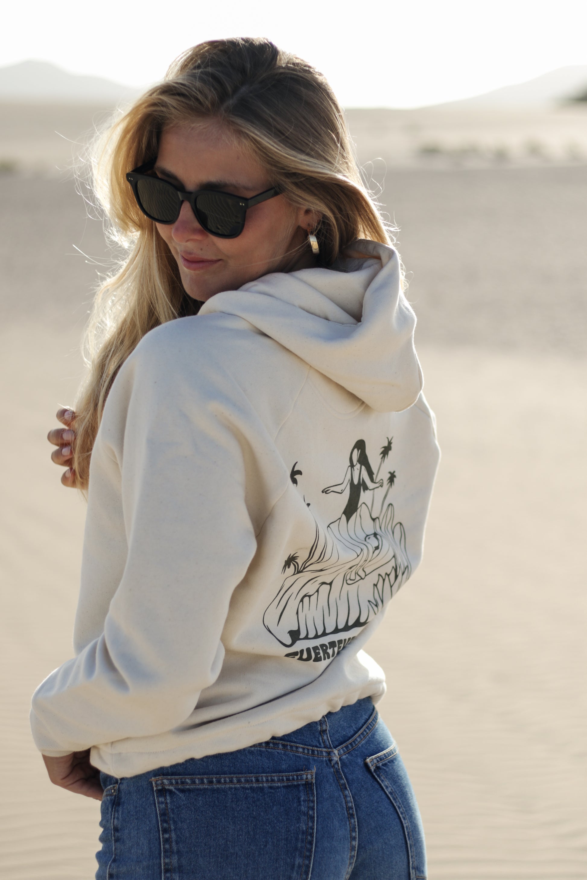 Surf Girl Fuerteventura - Hoodie Woman Natural Raw - Be Dreamer Clothing